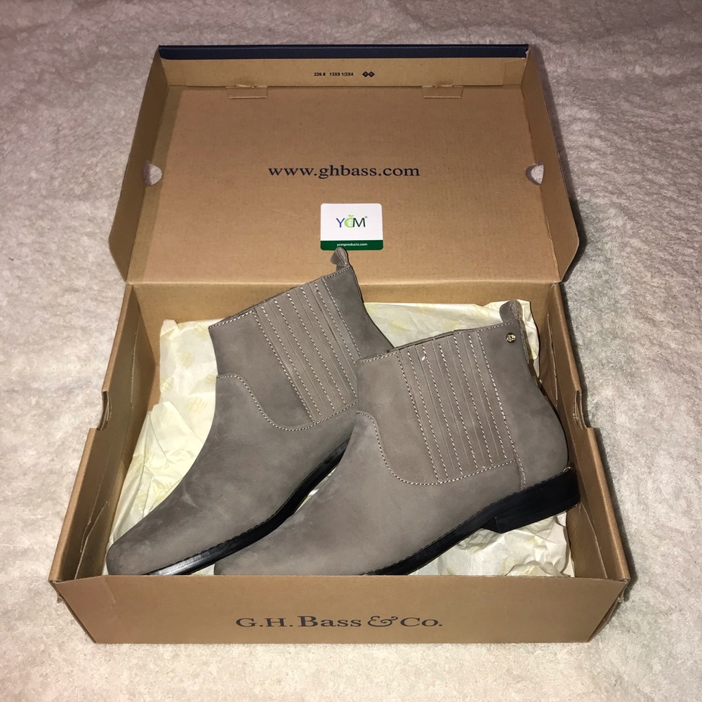 SOLD Bass Booties w/ double gore sides